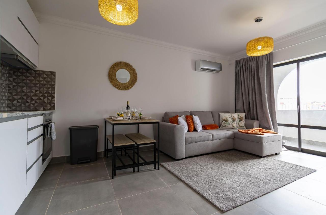 3 Minutes To The Beach, 2 Bedroom Amazing Apt With Balcony, Bbq Grill And Pool Sagres Bagian luar foto