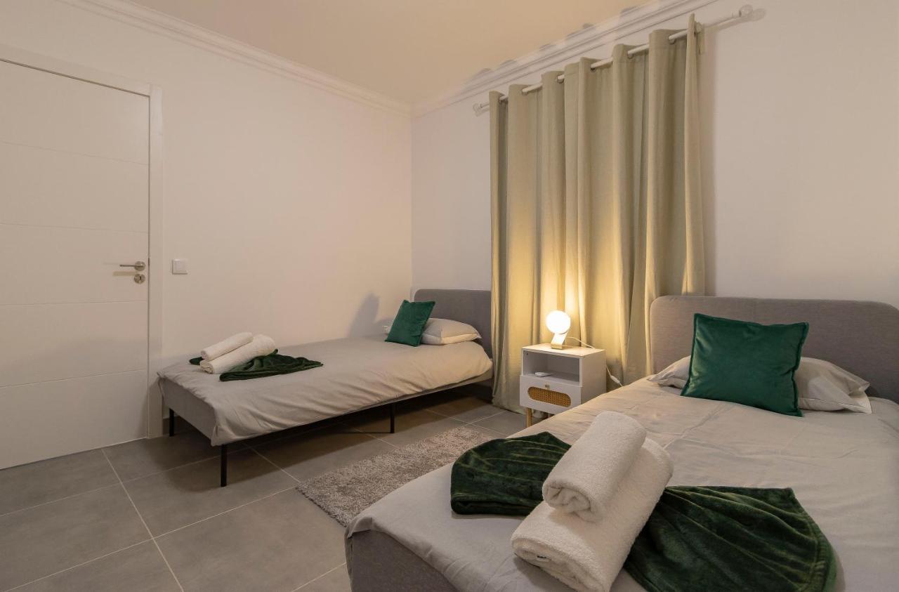3 Minutes To The Beach, 2 Bedroom Amazing Apt With Balcony, Bbq Grill And Pool Sagres Bagian luar foto