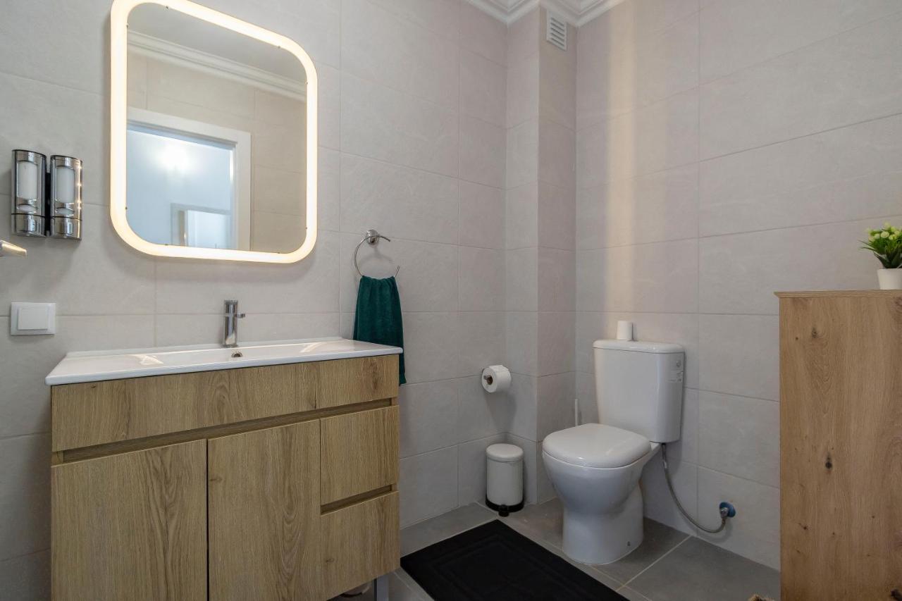 3 Minutes To The Beach, 2 Bedroom Amazing Apt With Balcony, Bbq Grill And Pool Sagres Bagian luar foto