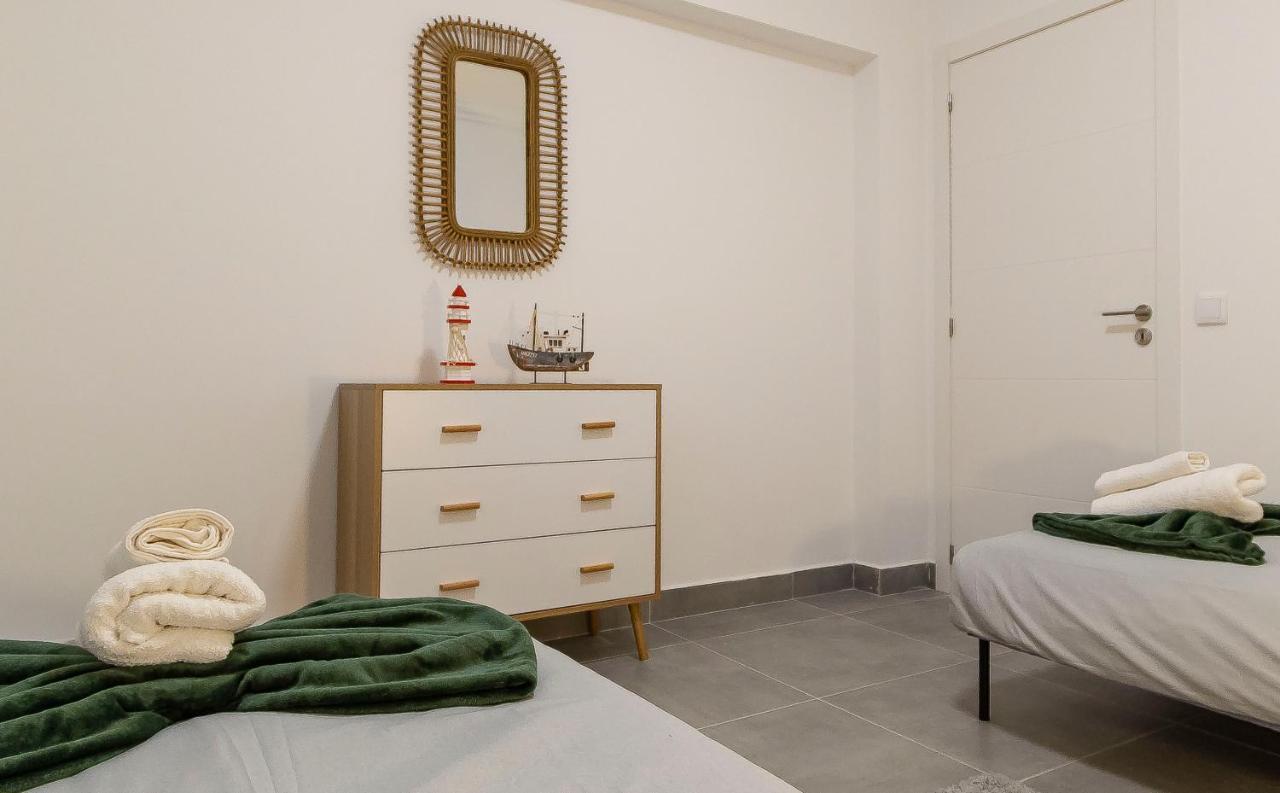 3 Minutes To The Beach, 2 Bedroom Amazing Apt With Balcony, Bbq Grill And Pool Sagres Bagian luar foto